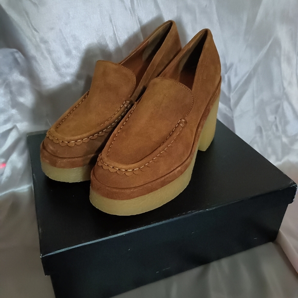 Shoes - Picture 3 of 5